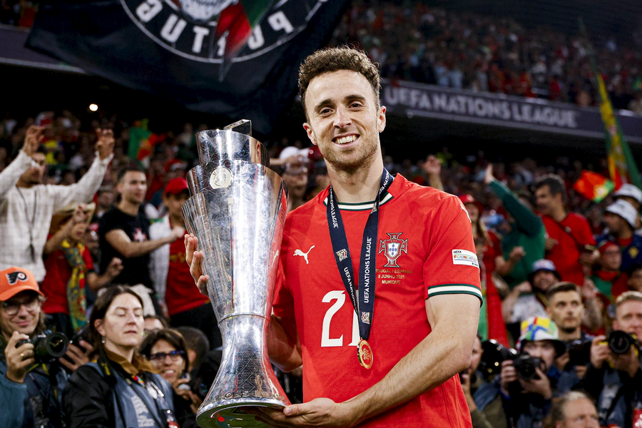 Tiền đạo Diogo Jota của Liverpool qua đời vì tai nạn xe hơi