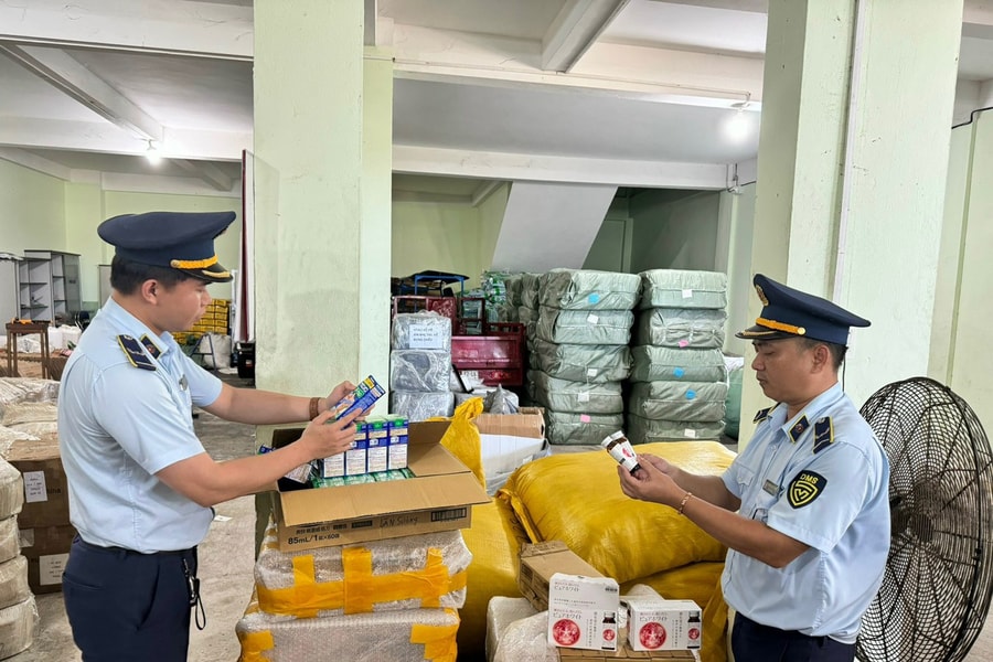 Thủ tướng Phạm Minh Chính: “Tuyên chiến không khoan nhượng” với thuốc giả, thực phẩm giả