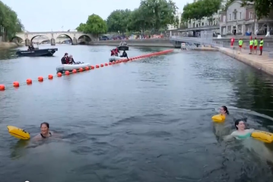 Người dân Paris lần đầu được tắm sông Seine sau hơn 100 năm