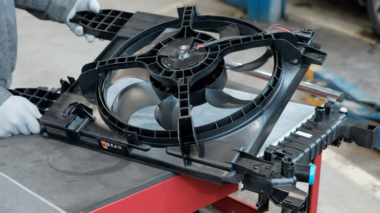 ‏Quạt tản nhiệt vẫn chạy khi xe tắt máy là điều hoàn toàn bình thường‏