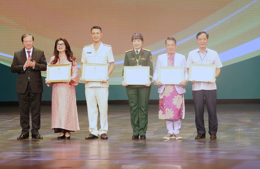 Bế mạc Liên hoan sân khấu toàn quốc về hình tượng chiến sĩ Công an nhân dân