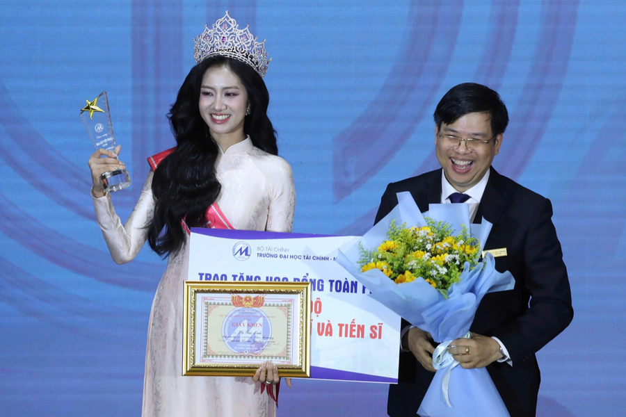 Hoa hậu Hà Trúc Linh nhận học bổng toàn phần thạc sĩ, tiến sĩ từ Đại học Tài chính - Marketing