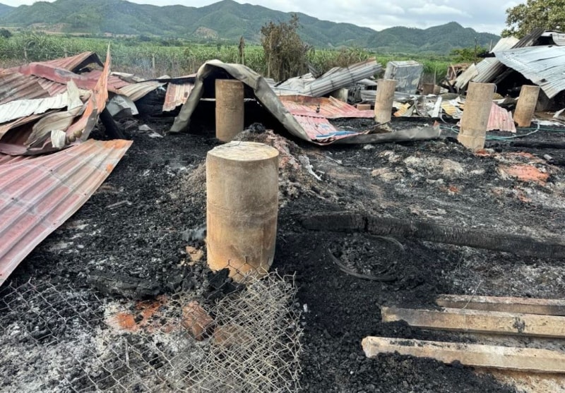 Gia Lai: Căn nhà bốc cháy ngùn ngụt khi cả gia đình đang ngủ trưa