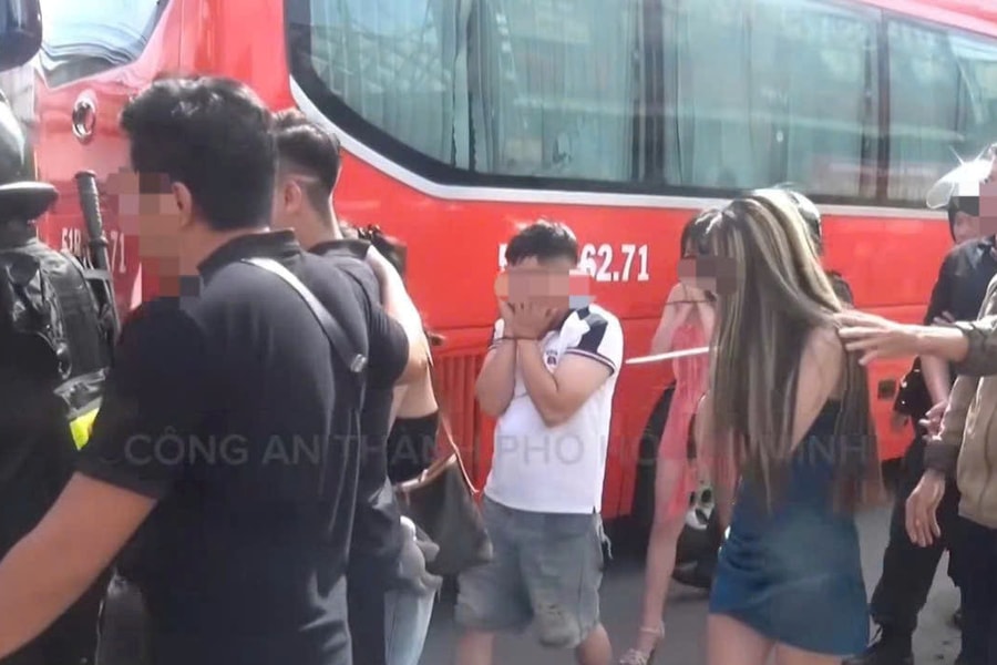 Đột kích 3 quán bar tại TP HCM, phát hiện gần 200 người dương tính với ma túy