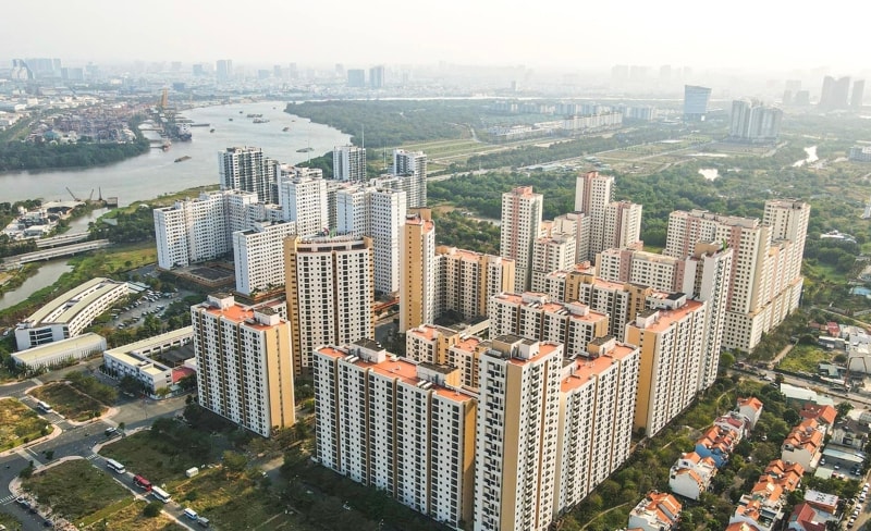 Giá nhà vượt xa thu nhập, người lao động TP HCM bị mắc kẹt giữa hai phân khúc