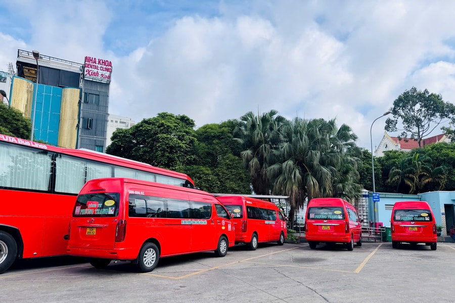 Sản lượng xe chở công chức từ Bình Dương, Bà Rịa - Vũng Tàu lên TP HCM làm việc tăng cao