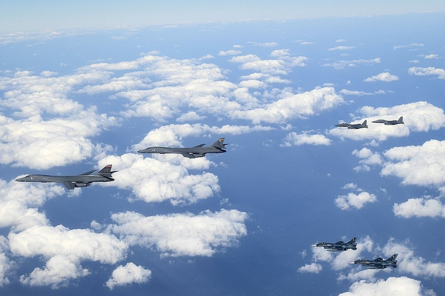 Hàn Quốc, Mỹ và Nhật Bản tập trận không quân chung với máy bay ném bom B-52