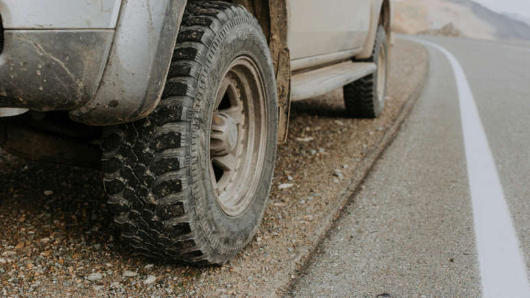 ‏Hiểm họa tiềm ẩn từ lốp xe giá rẻ‏