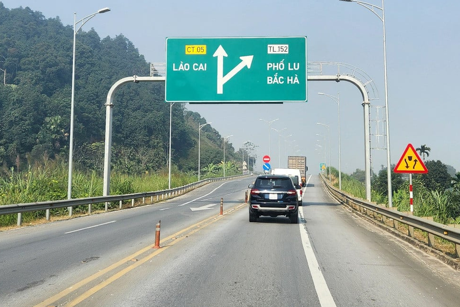 Điều chỉnh tốc độ xe chạy trên cao tốc Nội Bài - Lào Cai