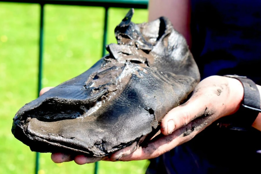 Giày da khổng lồ hé lộ bí ẩn về vóc dáng binh sĩ La Mã cổ đại