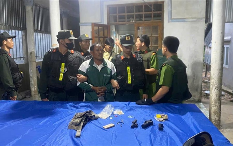 Bắt giữ đối tượng dùng súng tự chế bắn Trung tá Công an bị thương