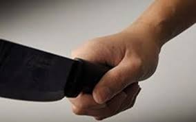 Trả giá đắt vì dùng dao giải quyết mâu thuẫn giúp bạn gái