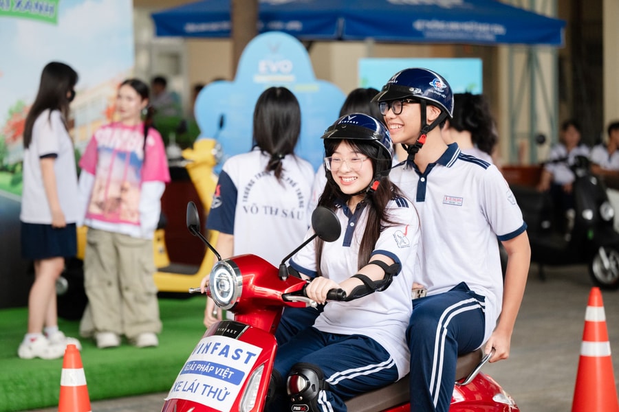 Hà Nội cấm xe máy xăng: Khám phá các mẫu xe máy điện VinFast chỉ từ 12 triệu đồng