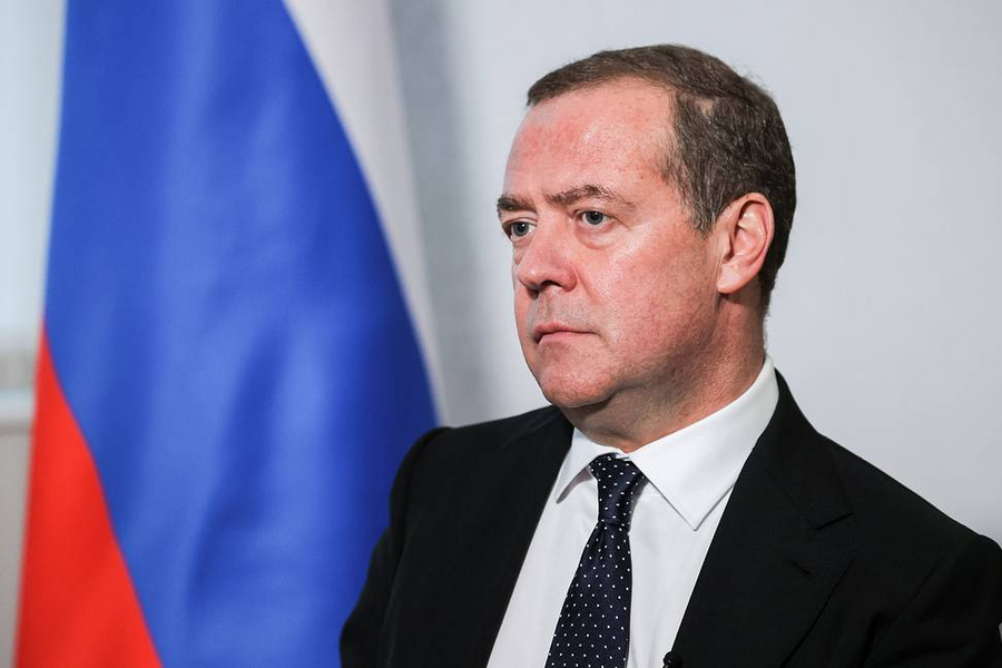 Ông Dmitry Medvedev phản bác lại 'tối hậu thư' của Tổng thống Mỹ