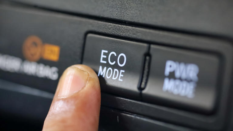 ‏Chế độ Eco trên xe hoạt động thế nào và khi nào nên dùng?‏