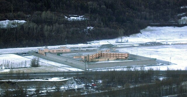 Ý cân nhắc thả 10.000 tù nhân nhằm giảm tình trạng quá tải nhà giam