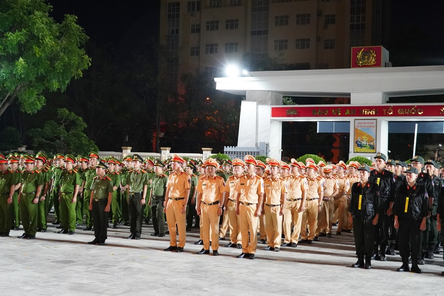 Công an tỉnh Thanh Hóa ra quân trấn áp tội phạm ban đêm