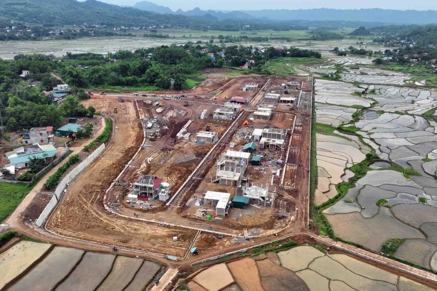 Cận cảnh xóm Rài rộn ràng dựng nhà mới, người dân phấn khởi an cư lạc nghiệp