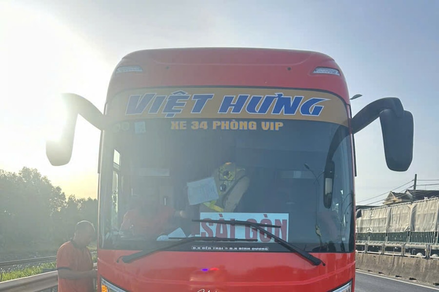 Phát hiện xe khách ‘nhồi’ 15 người từ thông tin phản ánh của người dân