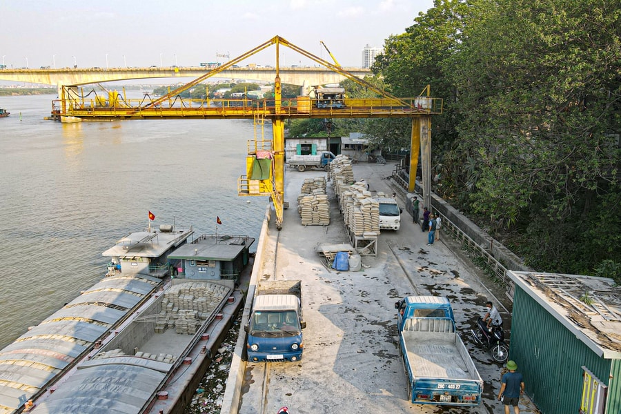 Xây dựng danh mục ưu tiên đầu tư cảng thủy, bến cảng trên 7 tuyến sông lớn