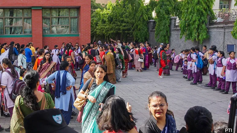 Hơn 60 trường học ở Ấn Độ bị đe dọa đánh bom