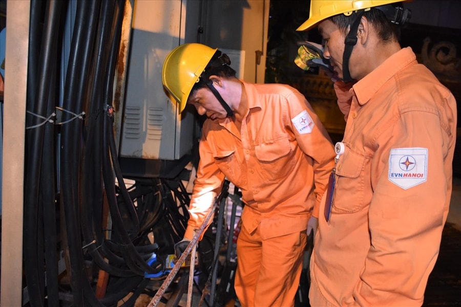 Bão số 3 áp sát: Hồ thủy điện, trạm xăng, lưới điện được lệnh 'trực chiến'