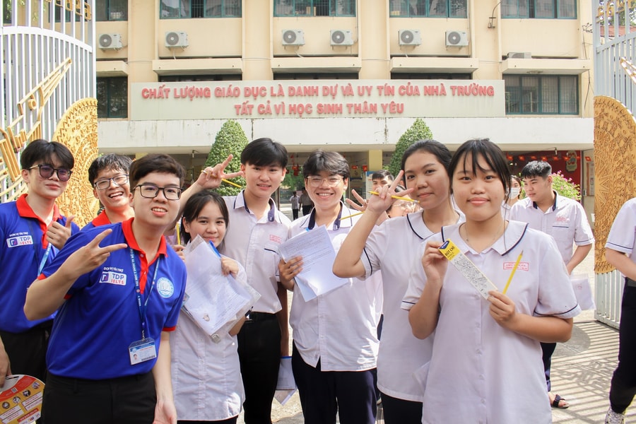 Trường Đại học Y Dược TP HCM nói gì về cơ hội trúng tuyển với 24,7 điểm khối B và IELTS 7.5?
