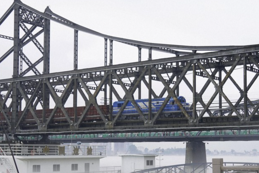 Cách làm sạch khoang động cơ xe hiệu quả và an toàn nhất