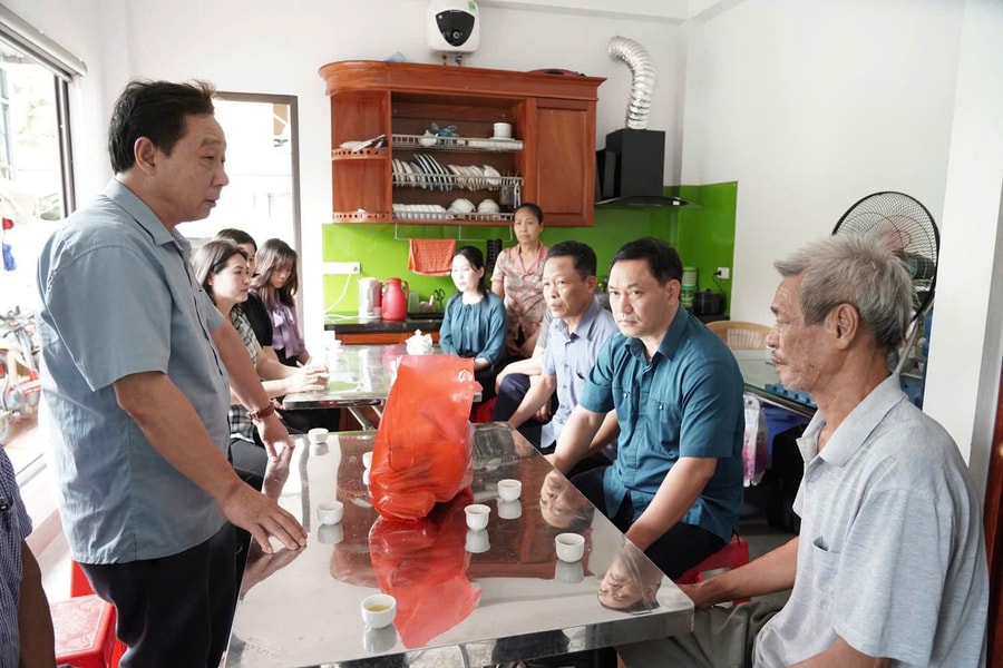 Hà Nội chỉ đạo khẩn, hỗ trợ nạn nhân vụ lật tàu Vịnh Xanh 58