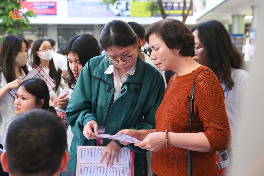 28 điểm khối A00 chỉ tương đương 26,5 điểm khối D01