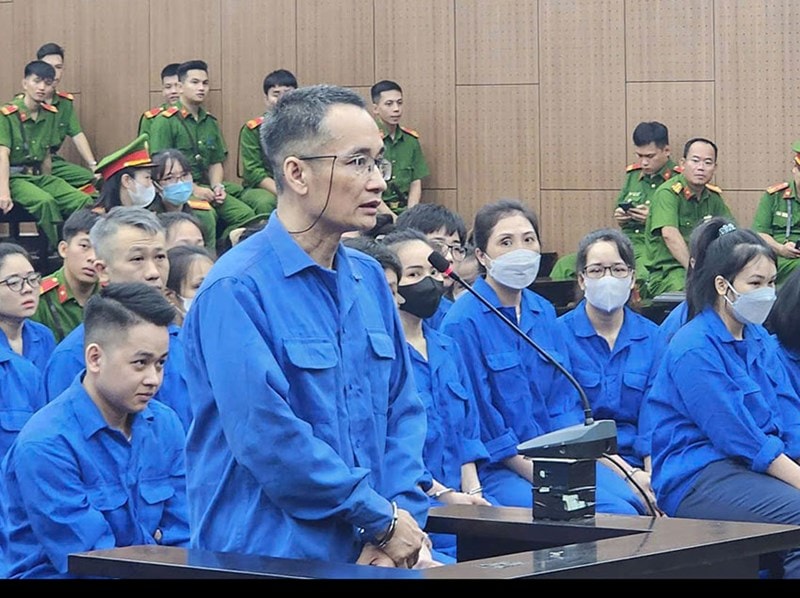 46 bị cáo hầu tòa trong vụ án cưỡng đoạt tài sản bằng thủ đoạn cắt ghép ảnh khỏa thân gây sức ép