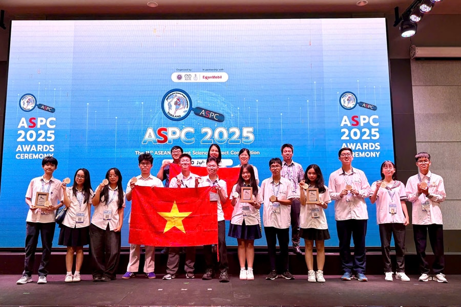 Học sinh Việt Nam ghi dấu ấn với sân chơi khoa học ASEAN