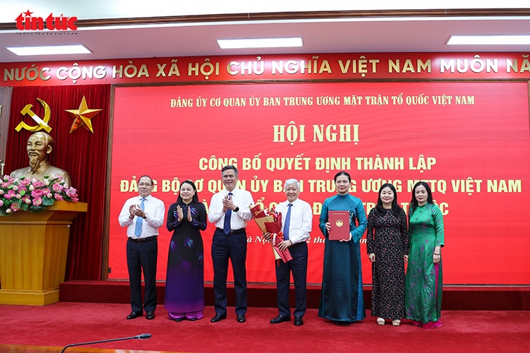 Thành lập Đảng bộ Cơ quan Ủy ban Trung ương MTTQ Việt Nam và các tổ chức Đảng trực thuộc