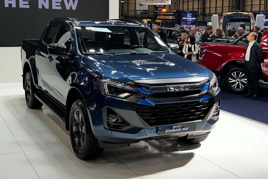 Bán tải điện Isuzu D-Max EV mở bán với mức giá giật mình