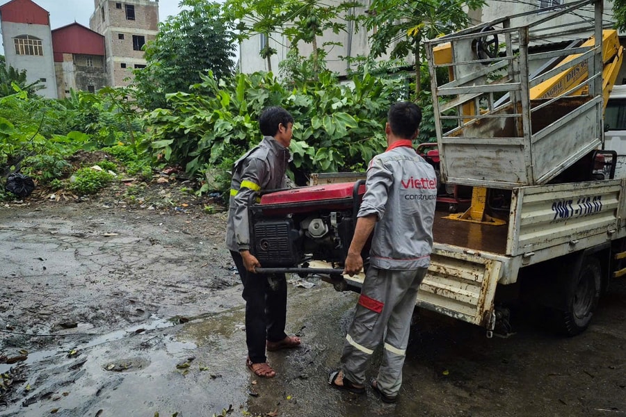 Viettel đảm bảo sóng viễn thông tại khu vực ngập lụt ở Nghệ An