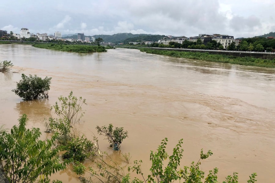Lào cai: Cảnh báo lũ lớn xuất hiện sau bão trên các sông suối