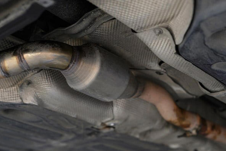 Vệ sinh bộ xúc tác khí thải có thật sự cần thiết?