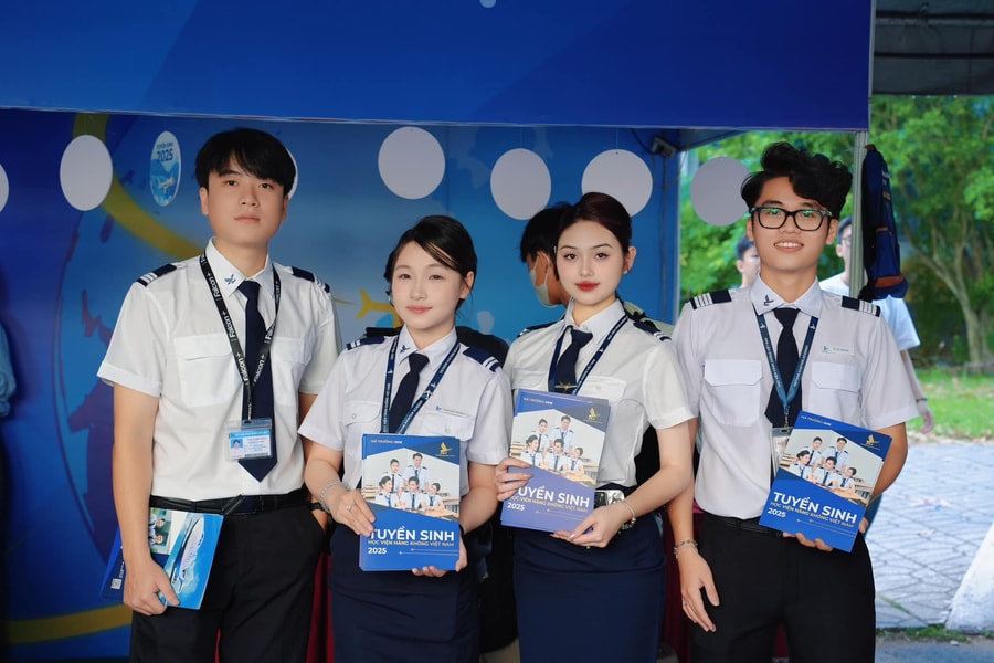 Kỷ lục 344 tổ hợp xét tuyển đại học năm 2025