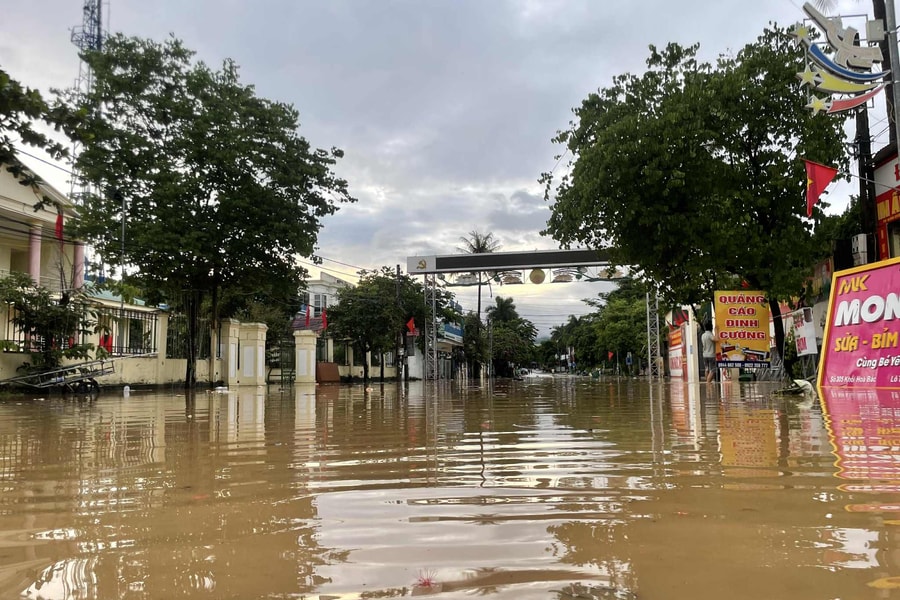 Sông Cả báo động lũ, vùng núi Nghệ An cảnh giác lũ quét, sạt lở đất