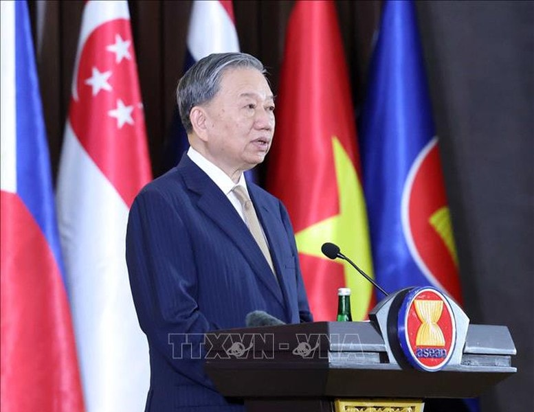 30 năm Việt Nam gia nhập ASEAN: ASEAN là cơ chế hợp tác đa phương gắn bó trực tiếp, quan trọng hàng đầu đối với Việt Nam