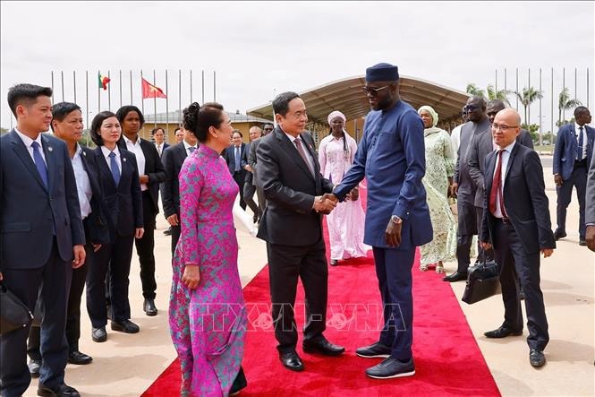 Chủ tịch Quốc hội Trần Thanh Mẫn kết thúc tốt đẹp chuyến thăm chính thức Senegal