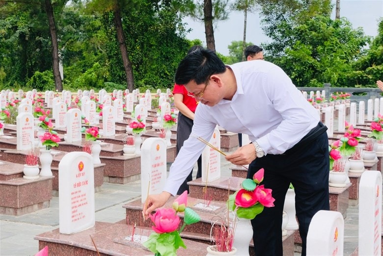 Về tri ân những người lính xẻ dọc Trường Sơn đi cứu nước