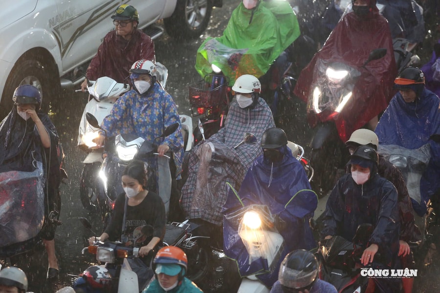 Gió giật cấp 9, mưa đặc biệt to ở Quảng Ninh, Lạng Sơn, Sơn La