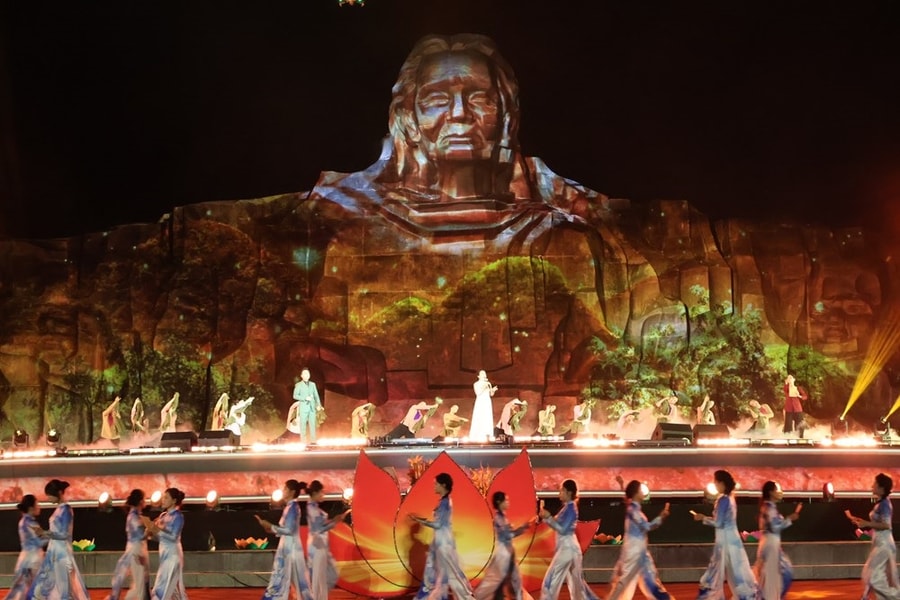 Chương trình nghệ thuật 'Bản hùng ca bất diệt' tri ân các anh hùng liệt sĩ