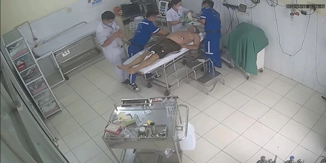 Người đàn ông ngừng tim trên bãi biển Nha Trang hồi sinh kỳ diệu nhờ sơ cứu kịp thời