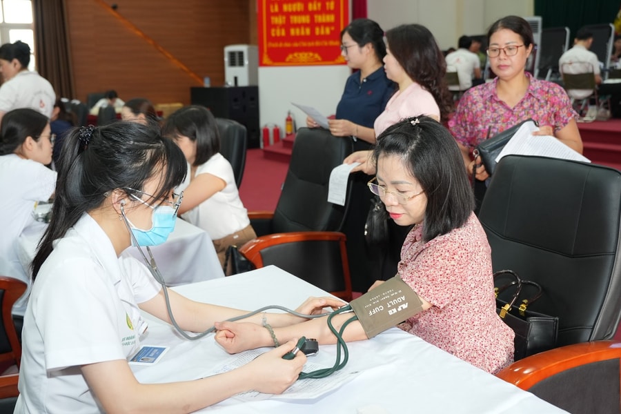 Trường hợp nào khám chữa bệnh trái tuyến vẫn được bảo hiểm y tế chi trả 100%