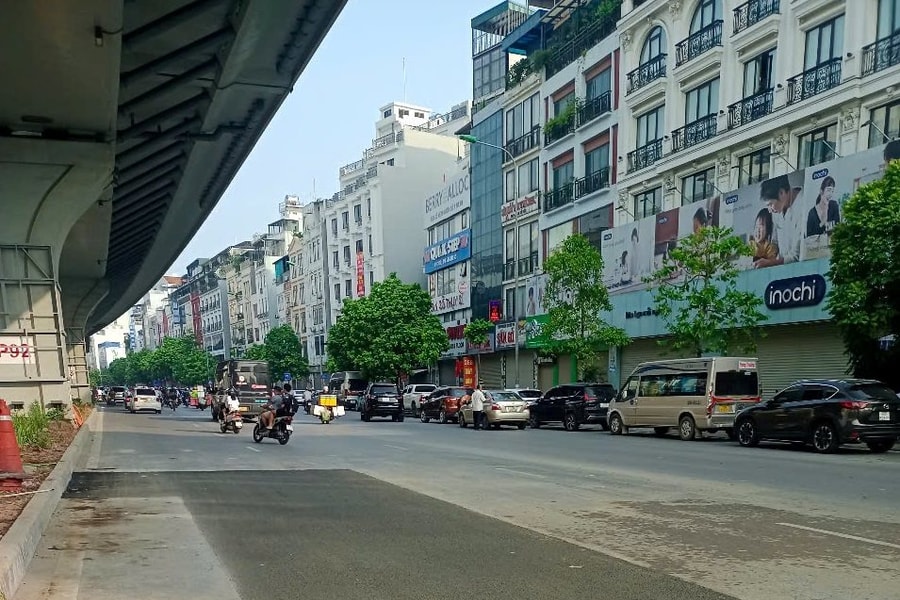Hà Nội: 'Hố tử thần' trên đường Trường Chinh đã được lấp đầy, giao thông trở lại bình thường