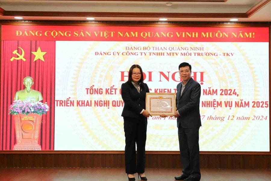 Tấm gương cán bộ nữ trong học tập và làm theo Bác