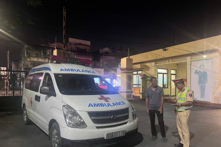 Người dân giúp “vạch mặt” xe cứu thương vi phạm ở Thái Nguyên