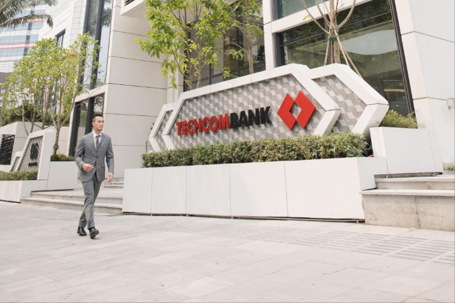 Techcombank không còn "bán thuê", lập công ty bảo hiểm "may đo" cho người Việt